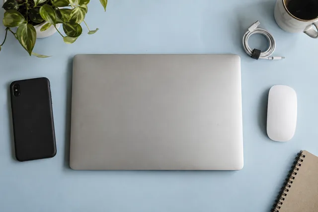 Thiết bị truy cập — ảnh minh họa AI